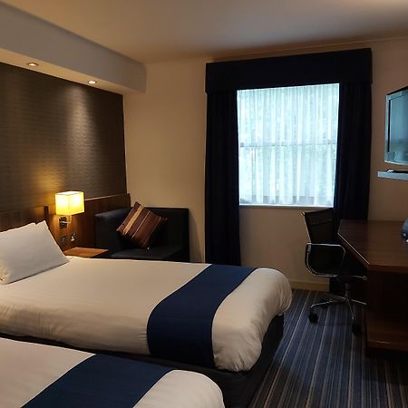 Holiday Inn Express London Gatwick Crawley, An Ihg Hotel Exterior foto