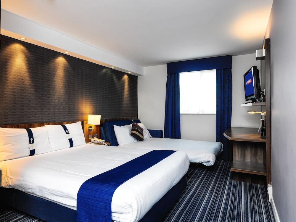 Holiday Inn Express London Gatwick Crawley, An Ihg Hotel Exterior foto