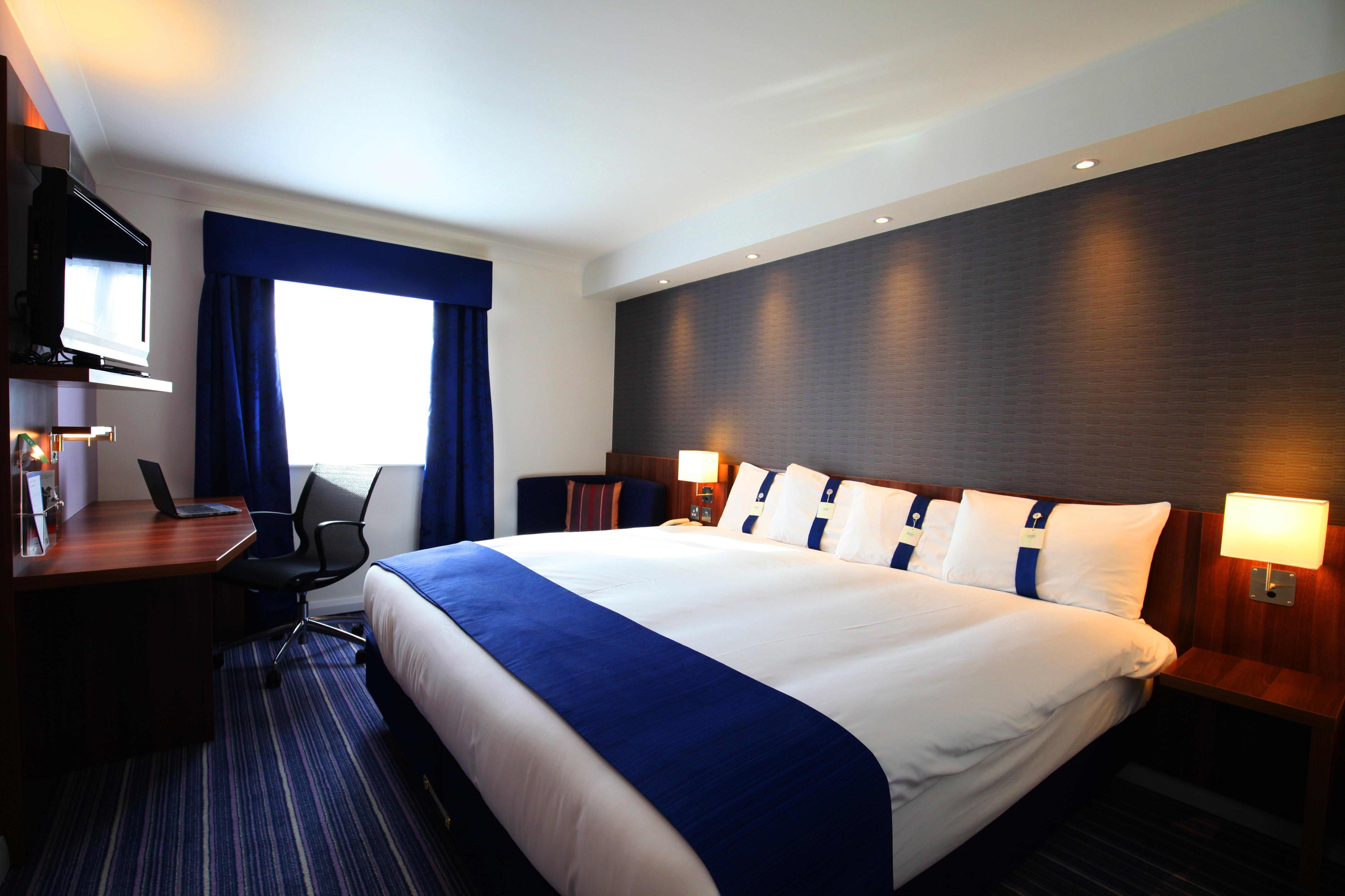 Holiday Inn Express London Gatwick Crawley, An Ihg Hotel Exterior foto