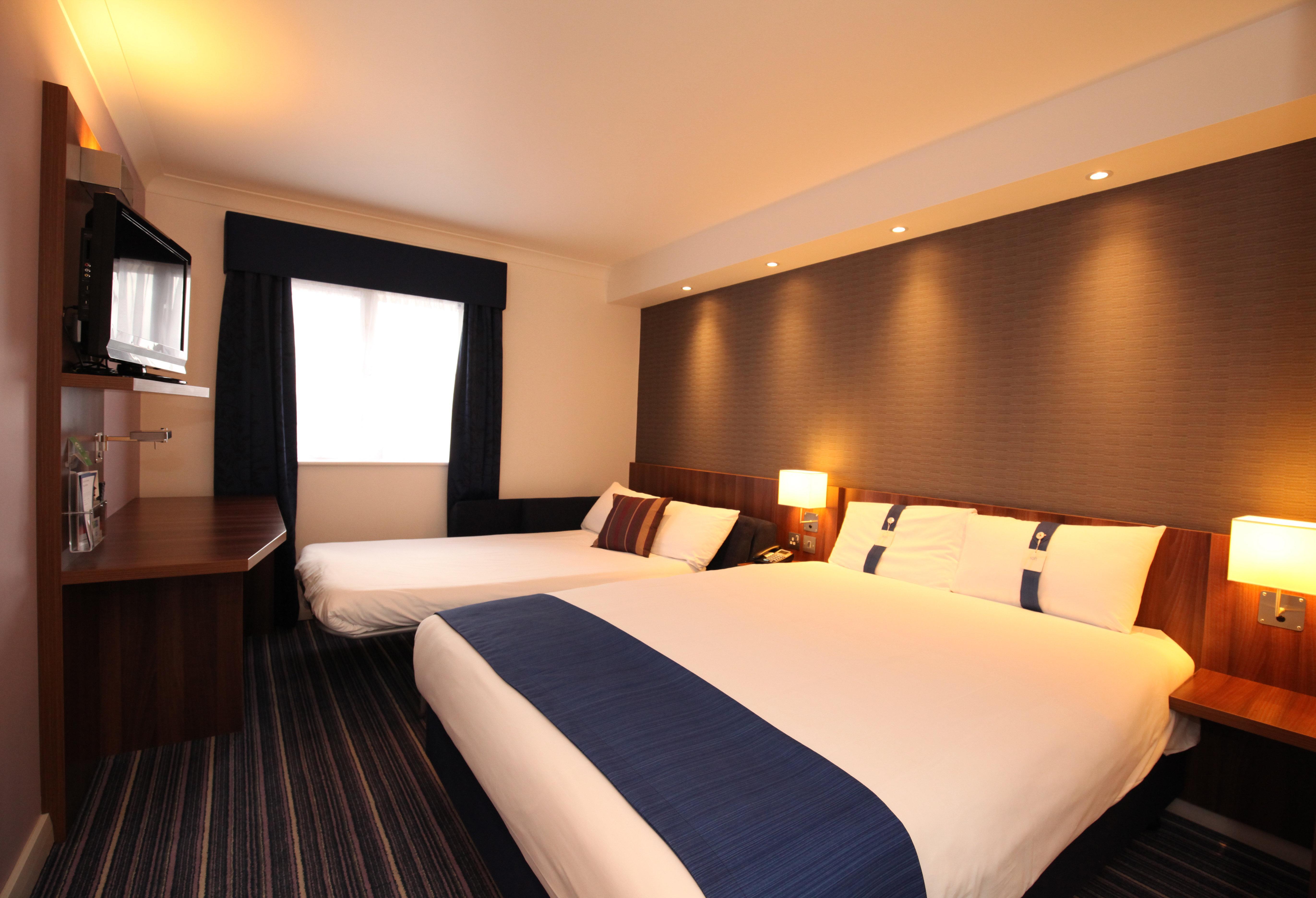 Holiday Inn Express London Gatwick Crawley, An Ihg Hotel Exterior foto