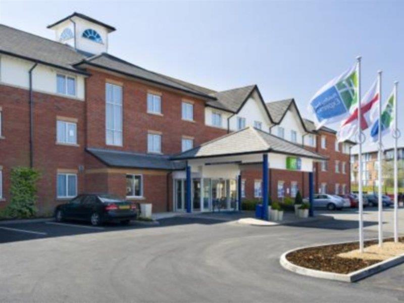 Holiday Inn Express London Gatwick Crawley, An Ihg Hotel Exterior foto