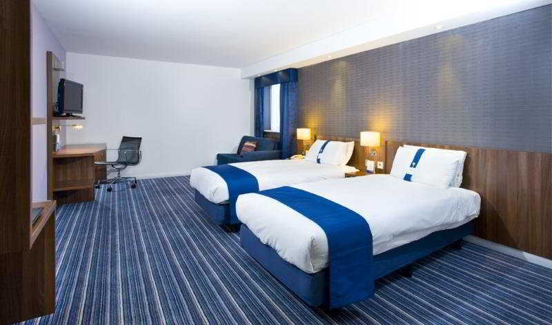 Holiday Inn Express London Gatwick Crawley, An Ihg Hotel Exterior foto